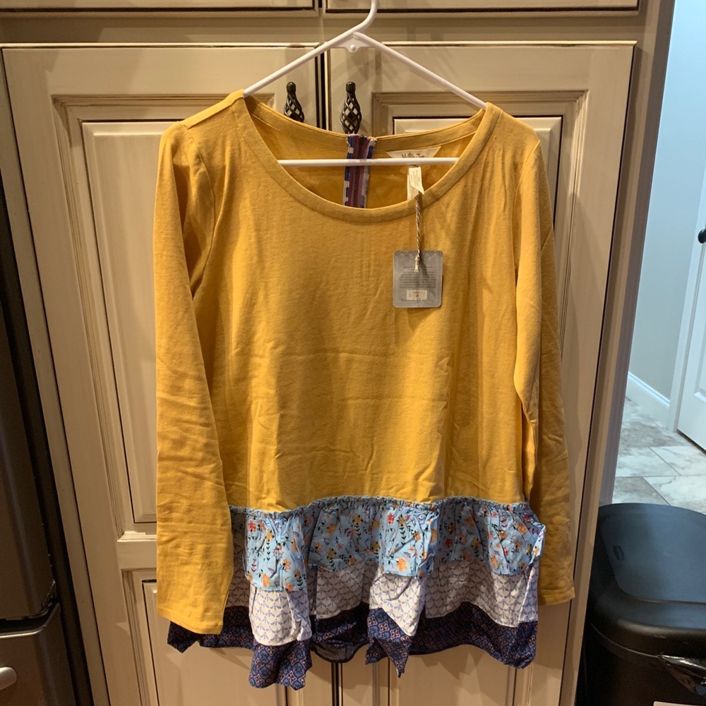 Medium weekend vibes top